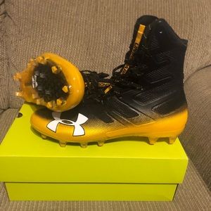 Underarmour highlight football cleats size 12